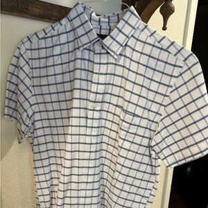 UNTUCKit Blue and White Casual Button Down Shirt